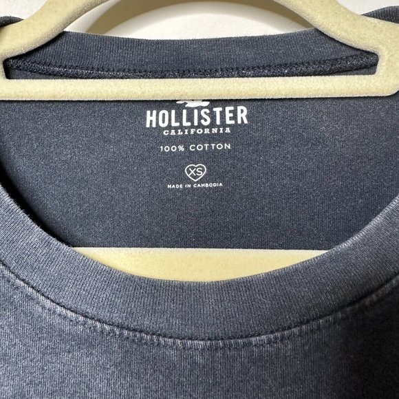 Hollister Grey Short Sleeve Cropped Graphic Shirt Women's XS - Picture 2 of 4